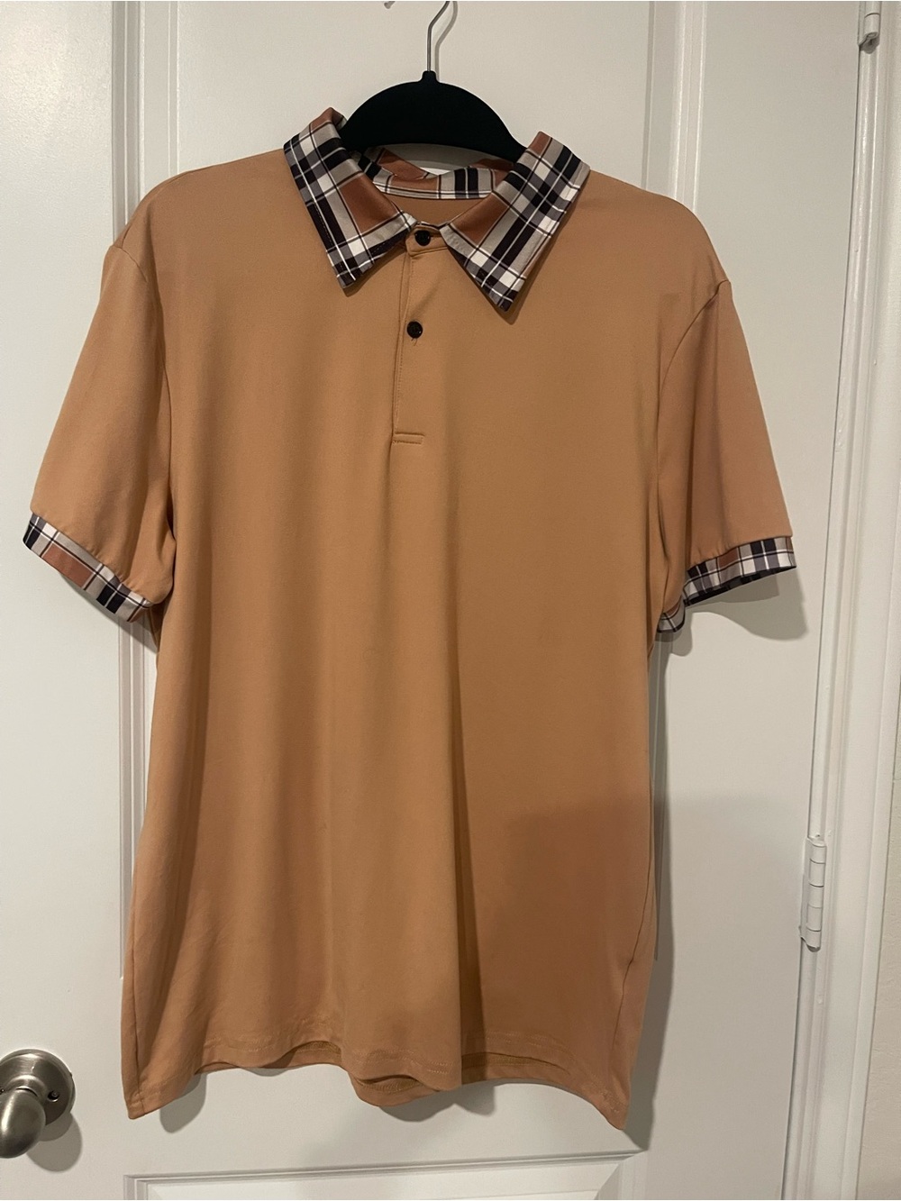 SHEIN Beige Polo with Plaid Collar and Sleeve Trim